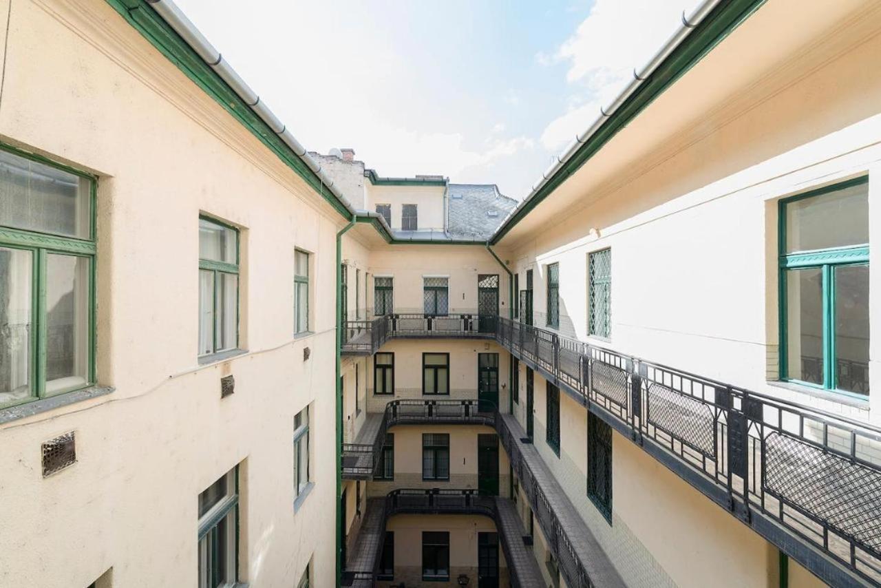 Vaci Street Apartments Budapest Eksteriør billede